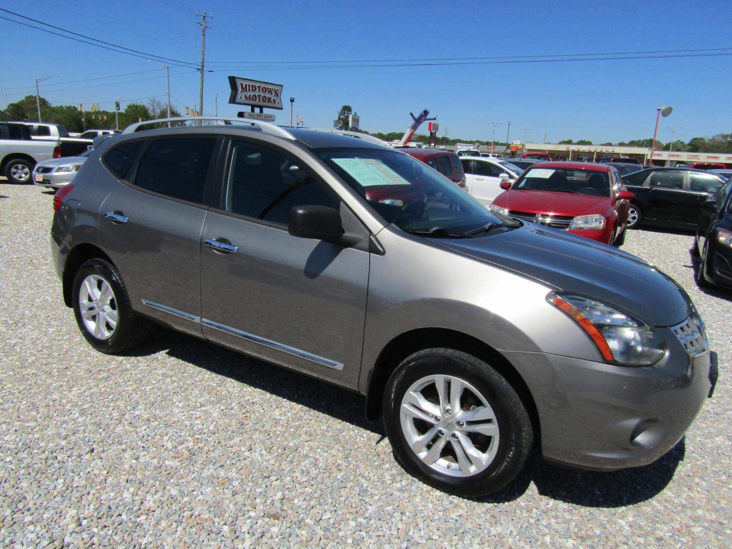 2015 Gray /Gray Nissan Rogue Select S 2WD (JN8AS5MT2FW) with an 2.5L L4 DOHC 16V engine, Automatic transmission, located at 15016 S Hwy 231, Midland City, AL, 36350, (334) 983-3001, 31.306210, -85.495277 - Photo#0